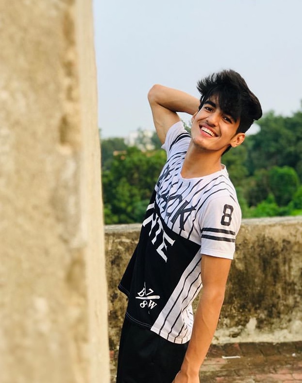 Vinod Bhatt (Tik Tok Star) Wiki, Biography, Age, Family, Facts and More