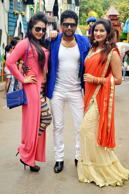 Yash Kumar Mishra and Hot actress  Poonam Dube and  Priyanka Pandit at Dil Laga Ke Bewafa Se Bhojpuri Album Launch  Photo.