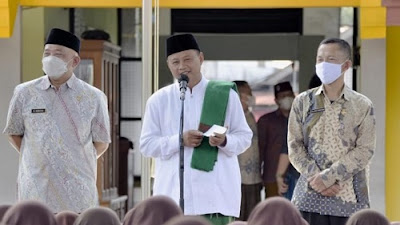 Pesan Pak Wagub Jabar, Guru Harus Jadi Orang Tua Siswa di Sekolah