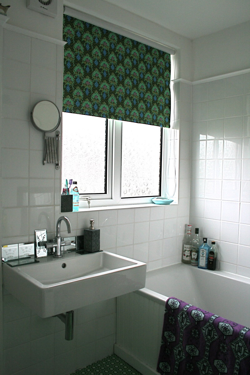 BATHROOM BLINDS - BATHROOM SHADES - WATERPROOF BLINDS