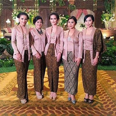 Inspirasi Kebaya Pagar Ayu Modern Love Kebaya Makes You 