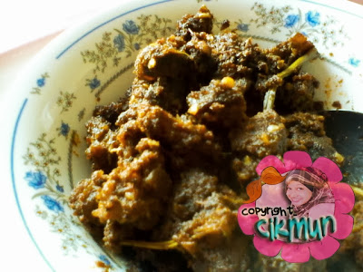 ayam kampung,sembelih ayam, makanan hari raya haji, menu petang, menu raya haji, lemang, nasi impit, kuah kacang, daging korban, sembelih lembu, kemeriahan raya haji, cik mun, ketupat daun palas, rendang, 