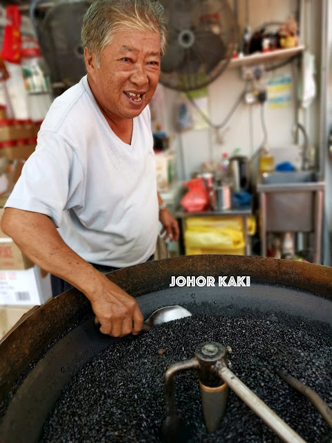 Gao Lak Roasted Chestnuts in Singapore Chinatown Trengganu Food Street