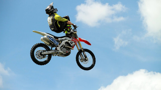 Motocross Aerial Acrobatics HD Wallpapers #5
