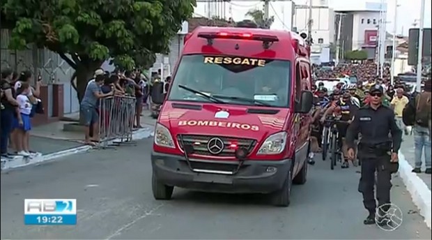 Crianças atropeladas enquanto andavam de bicicleta em Toritama são sepultadas