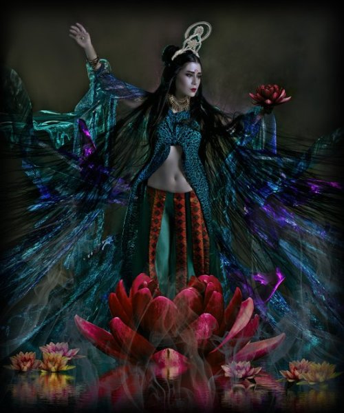 Lorena Cordero fotografia surreal arte fashion mulheres deusas divindades femininas aura mitologia religião Guan Yin (Gabriela Calvache)