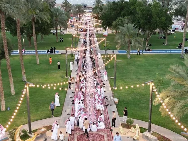 Al-Kharj Municipality holds the Longest Ramadan Iftar table - Saudi-Expatriates.com
