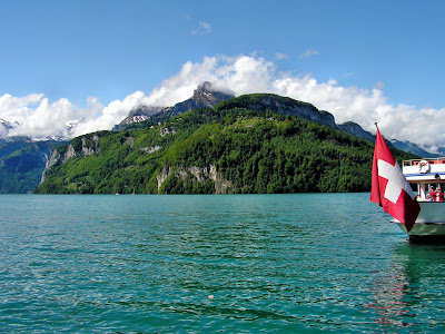 Schweiz Fahne an einem Boot