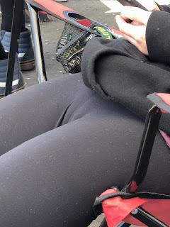 Chica bonito cuerpo calzas entalladas