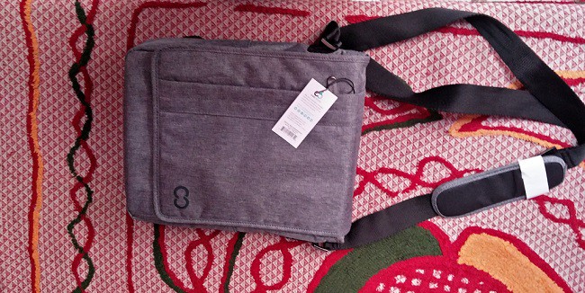 New Year is right around the corner and so are the winter holidays Campus North Messenger Canvas Bag for Macbook | Review