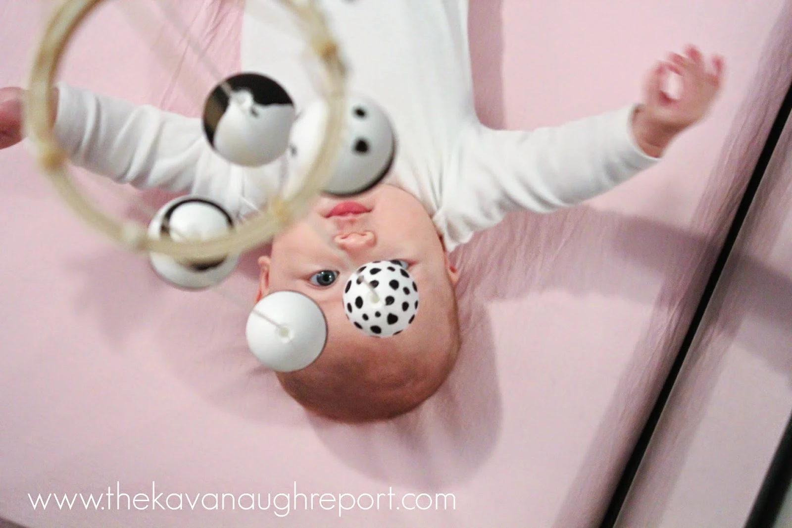 An overview of the Montessori baby visual mobile series. The visual series includes the Munari, Octahedron, Gobbi and Dancers mobiles and are the first work for infants from birth until they are several months old.