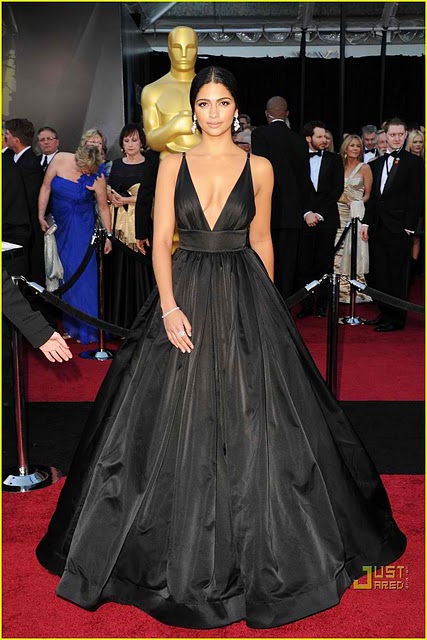 matthew mcconaughey camila alves oscars 2011. Outstandingcamila alves