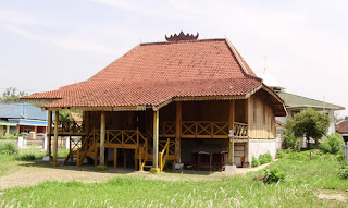 Rumah Adat Sumatera Selatan » Budaya Indonesia