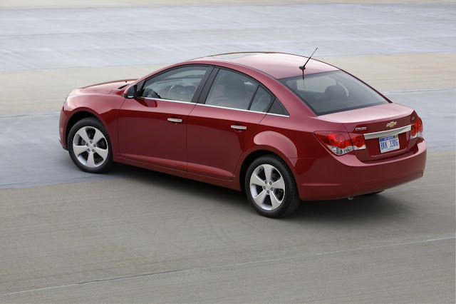 Rear 3/4 view of 2011 Chevrolet Cruze