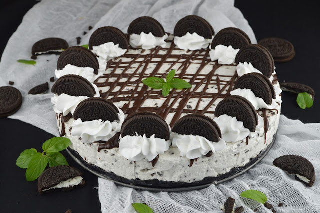 https://www.caietulcuretete.com/2019/12/cheesecake-oreo.html