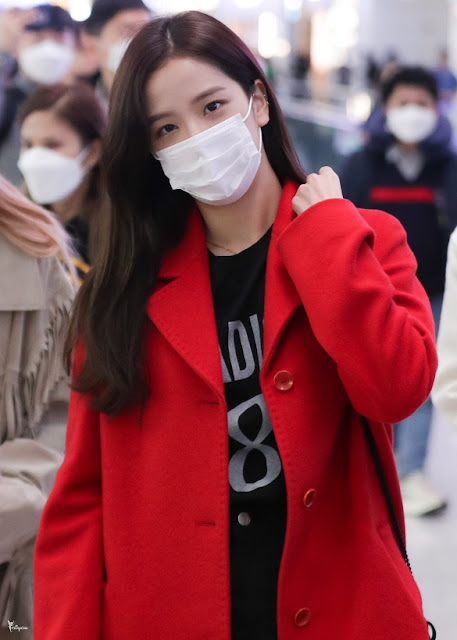 Mask in Airport BLACKPINK
