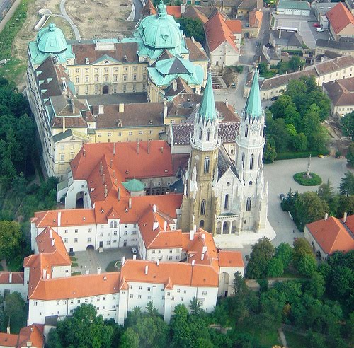 The largest AND oldest winery in Austria BEAUTIFUL PLACE