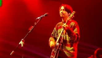 Konser Fiersa Besari Menuju Istirahat Sarat Tembang Galau