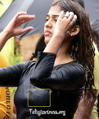 Nayantara N*pple impression... shocking photo!