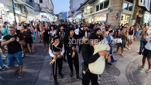 “Σείστηκε” στους ρυθμούς της Ποντιακής λύρας η παλιά πόλη των Χανίων