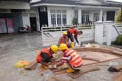 PUPR Kota Padang Utamakan Standar Kerja Pekerja Gunakan APD Lengkap