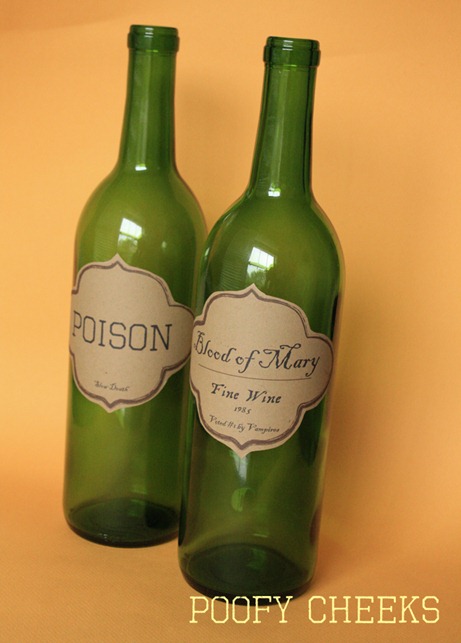 Love these Wine Bottle Labels by Kelsey from Everyday is a Celebration