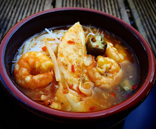 thai zupa z krewetką i polędwiczką