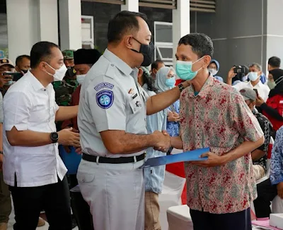 Kurang dari 24 Jam, Jasa Raharja Serahkan Santunan Korban Meninggal Dunia Kecelakaan Bus Tol Mojokerto