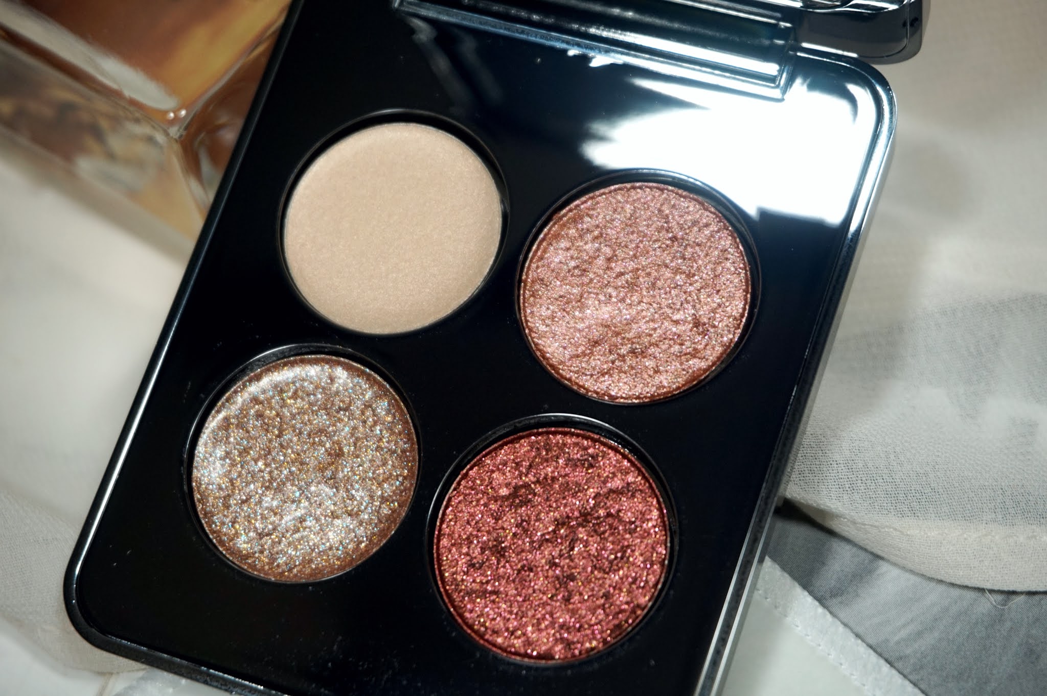 RÓEN Beauty Mood 4 Ever Eye Shadow Palette Review and Swatches