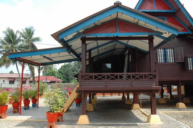 MELAKA IN PICTURE Transitional design of Rock Stairs 