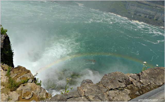 Cataratas del Niágara: Arcoíris en el Horseshoe Falls