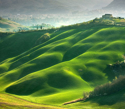 Visitando los verdes prados muy cerca de Italia