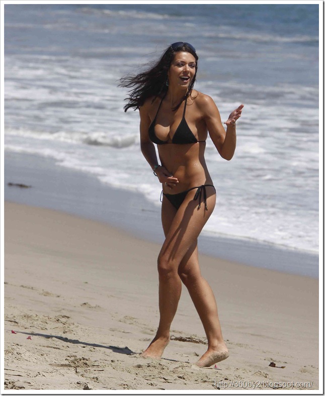 Adrianne Curry - Tight Body in Tiny Black Bikini on Malibu Beach