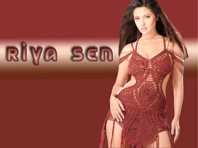 High Quality Hot Actress Riya Sen Wallpapers