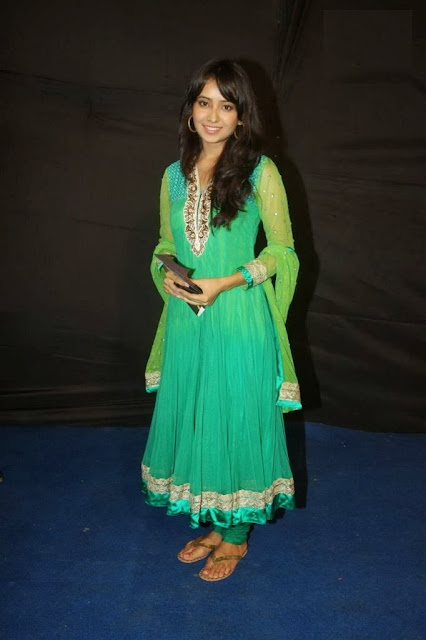 Asha Negi HD Wallpapers Free Download