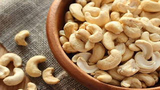 Cashew in a bowl