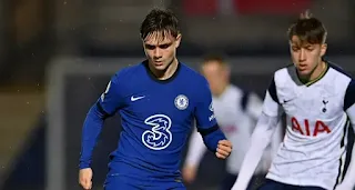 Chelsea youngster Lewis Bate wins PL2 Player of the Month award