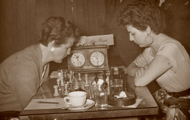 Partida de ajedrez Cifuentes-Puget, Campeonato de España femenino Valencia-1955