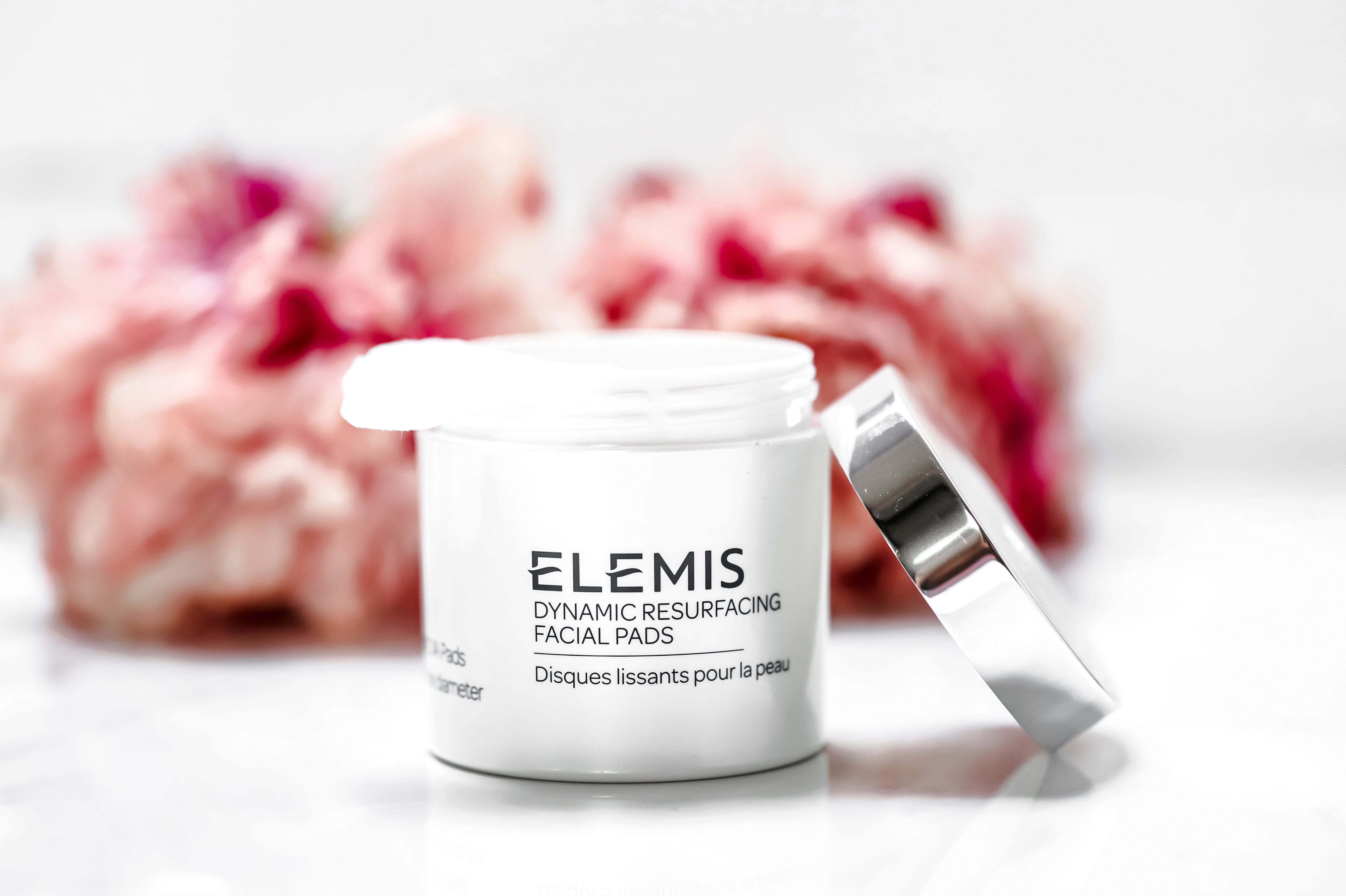 Baume démaquillant Elemis VS The Body Shop, lequel choisir pour une peau  propre et apaisée ?