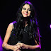 Gaya Manggung Cute Selena Gomez