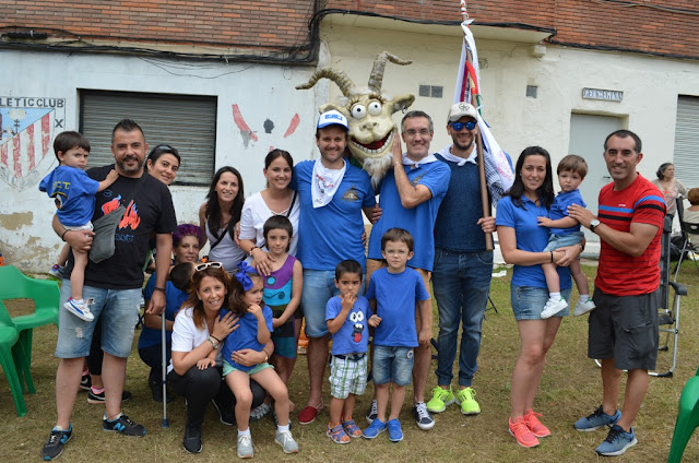 Las cuadrillas de Llano llenan de buen alimento y mejor ambiente el último día de sus fiestas