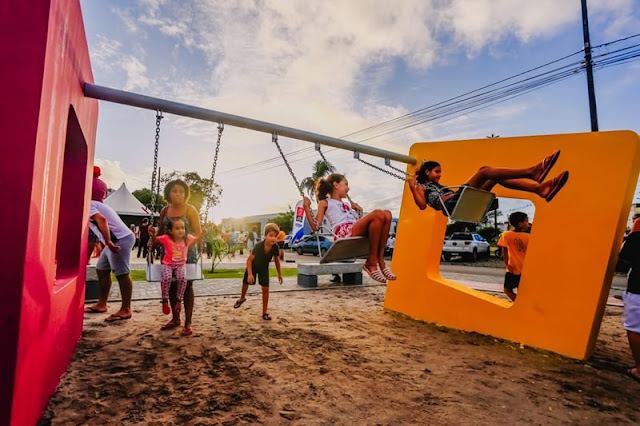 Cícero Lucena inaugura Praça Maria Célia Feitosa, em Paratibe