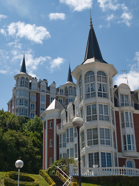 jiemve, le temps d'une pose, Espagne, San Sebastian, Saint Sébastien, bâtiment, architecture, poivrière