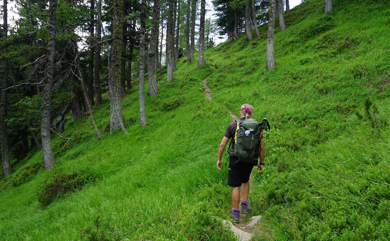 Path under Mont Archas