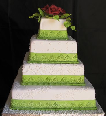 Plenty of inspiring wedding cake ideas for brides that are looking for a 