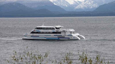 El catamarán Gran Victoria fue botado al lago Nahuel Huapi