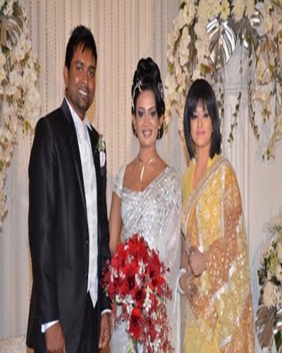 Nadini Premadasa - Sri Lankan Cute Female Singer Wedding Pics