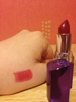 Rimmel London Moisture Renew Lipstick in shade 410 Fleur Tatious