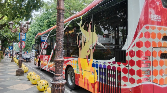 fitur suroboyo bus rajawali bungurasih