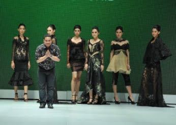 fashion show kebaya modern